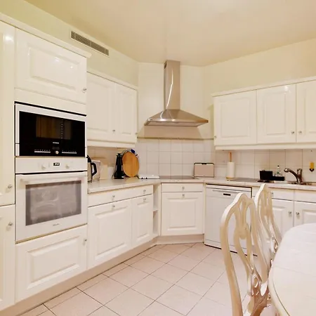 Trocadero - Longchamp 2bdr Apartamento *