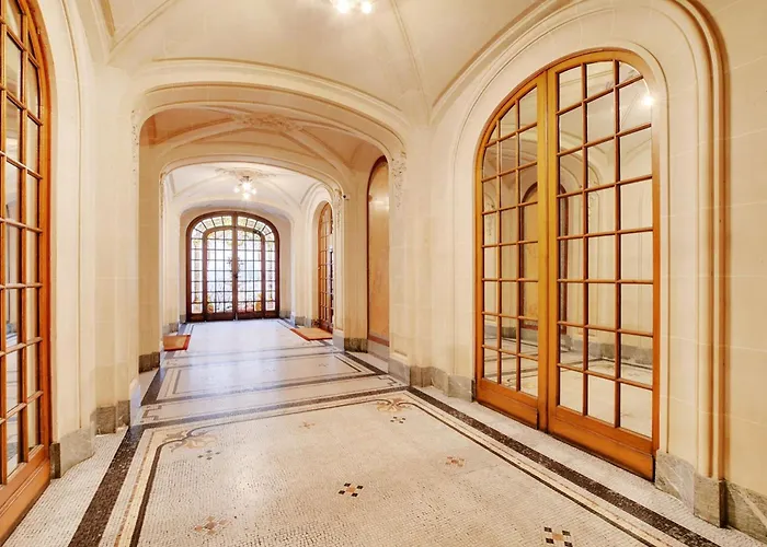 Trocadero - Longchamp 2bdr Apartment *