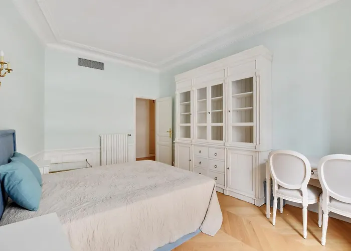 Trocadero - Longchamp 2bdr * Париж
